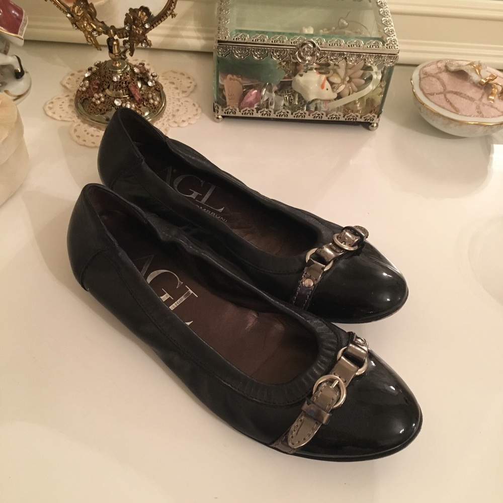 Black agl flats